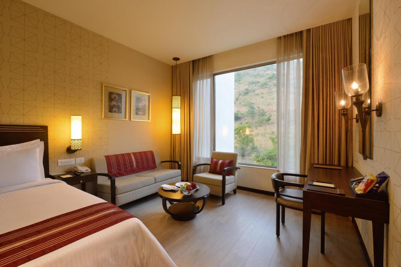 Marasa Sarovar Premiere Тирупати Екстериор снимка A room at The Oberoi, Rishikesh
