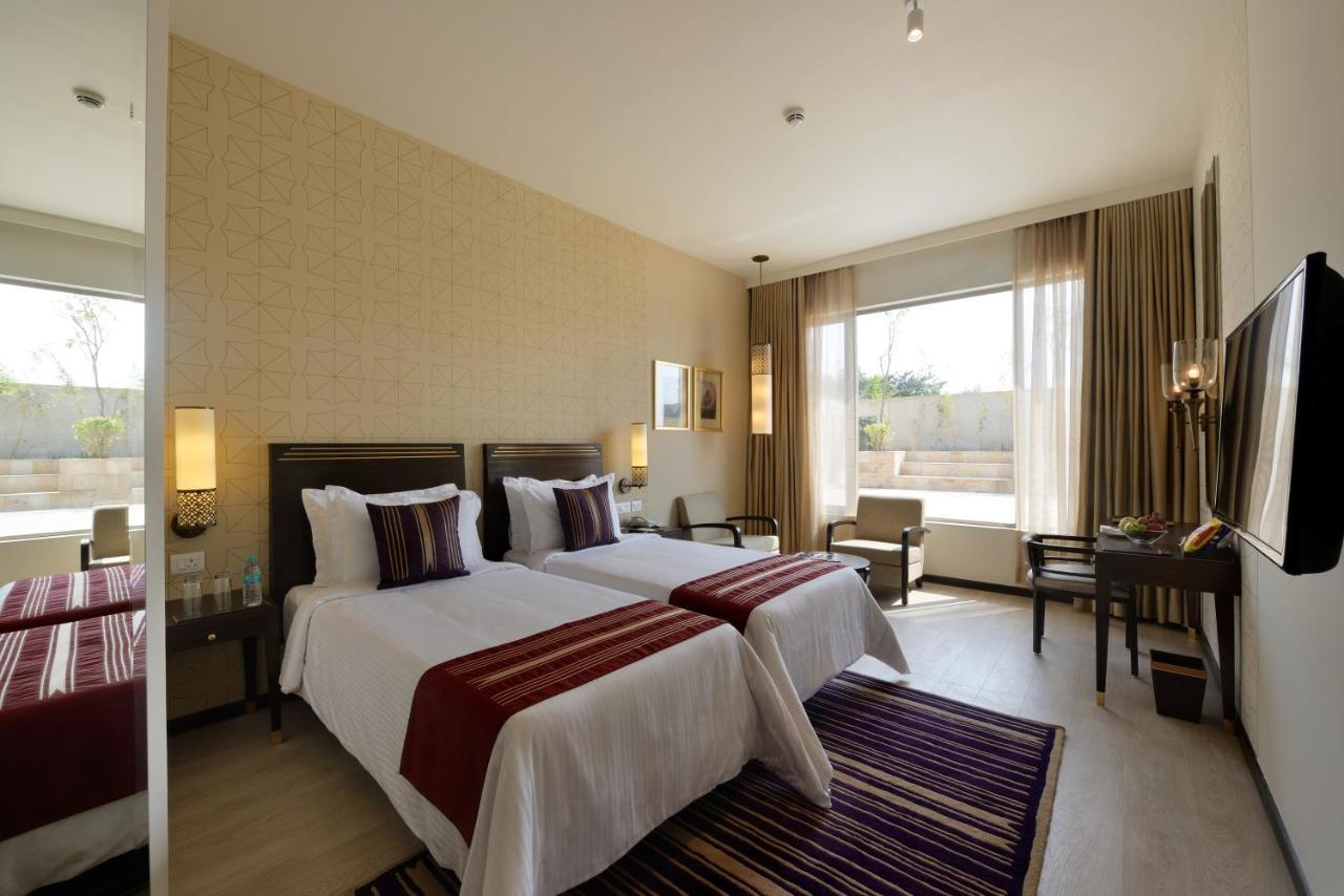 Marasa Sarovar Premiere Тирупати Екстериор снимка A room at the Taj Bengal