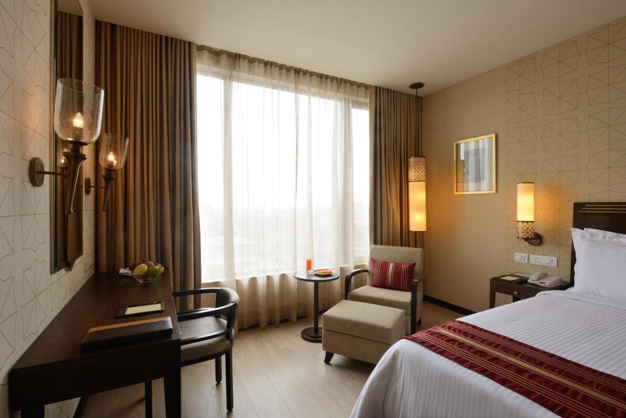 Marasa Sarovar Premiere Тирупати Екстериор снимка A room at the Taj Bengal