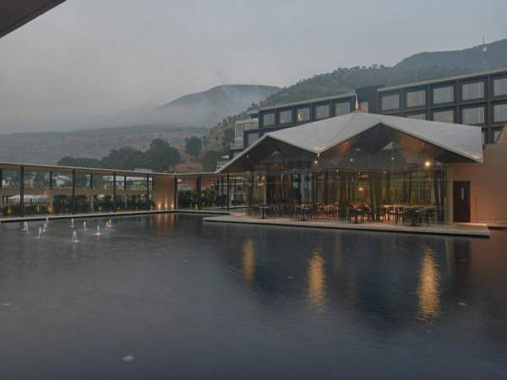 Marasa Sarovar Premiere Тирупати Екстериор снимка The Park, Hyderabad