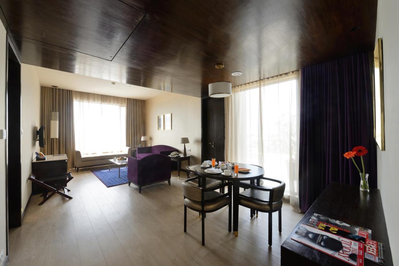 Marasa Sarovar Premiere Тирупати Стая снимка Suite at the Park