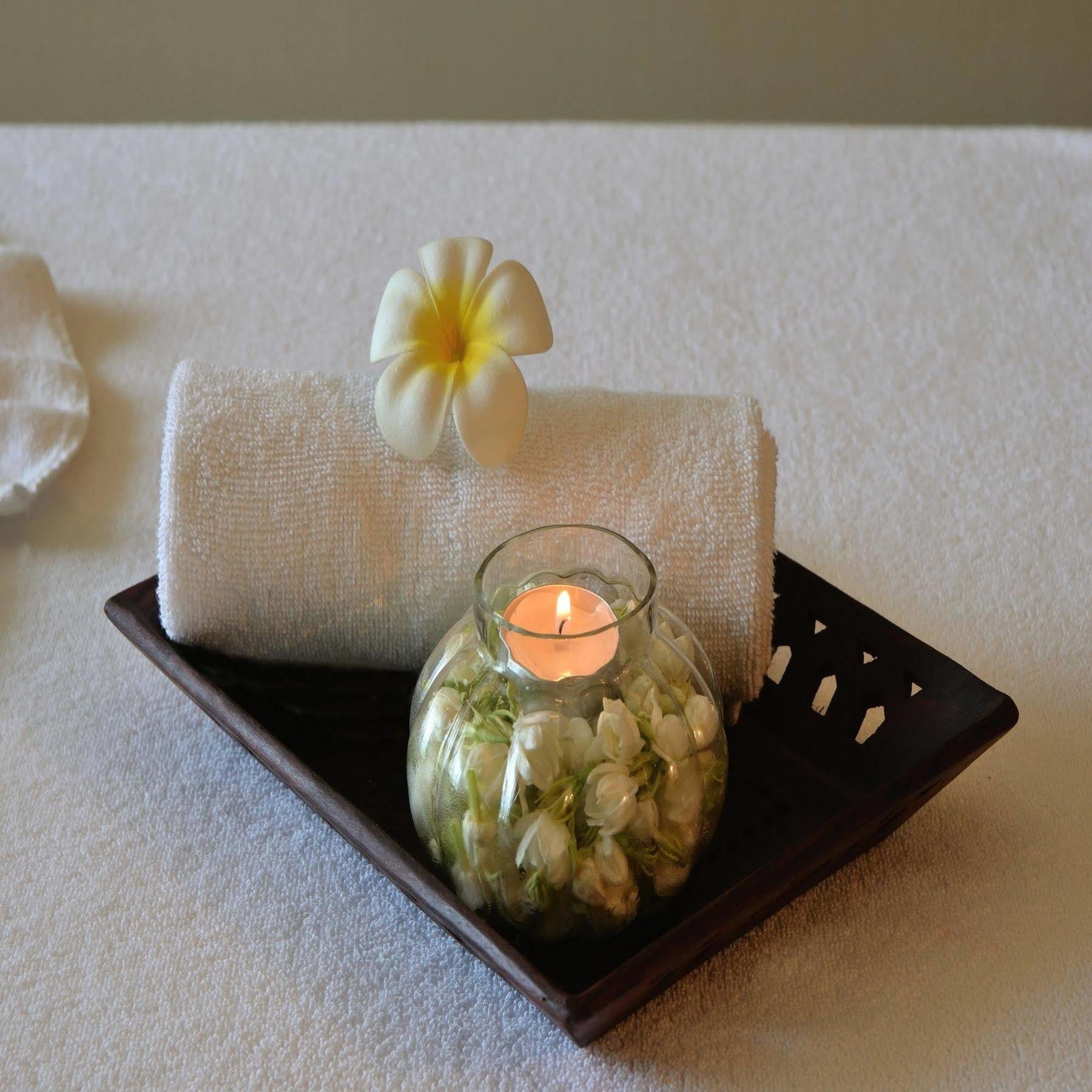 Marasa Sarovar Premiere Тирупати Екстериор снимка Plumeria spa